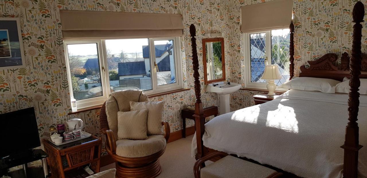 Bed and Breakfast Wychwood House Penally Exterior foto