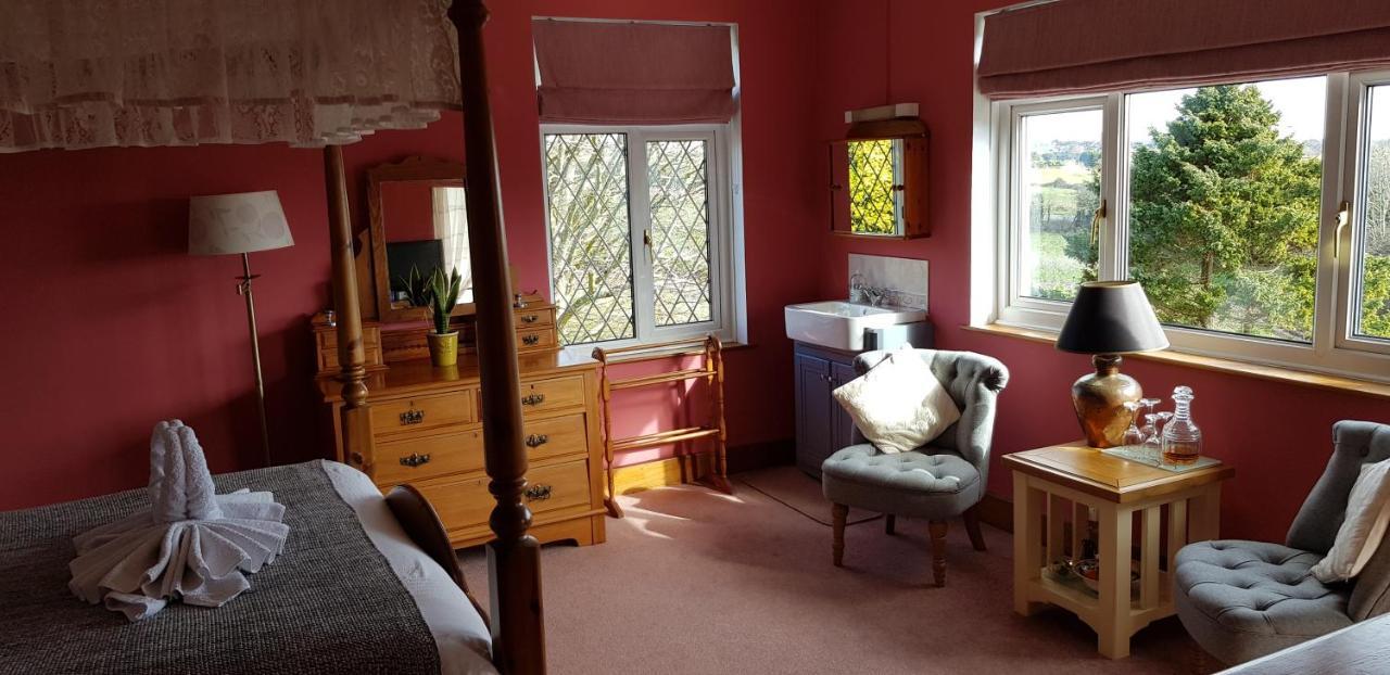 Bed and Breakfast Wychwood House Penally Exterior foto