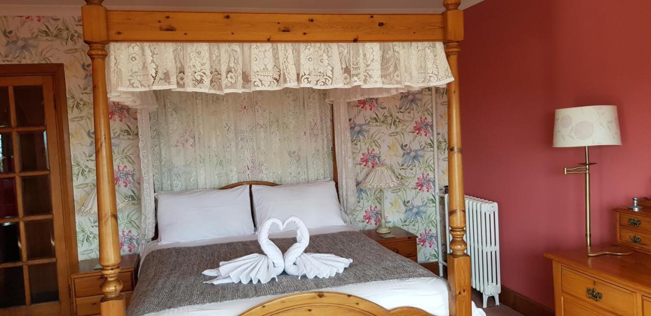 Bed and Breakfast Wychwood House Penally Exterior foto