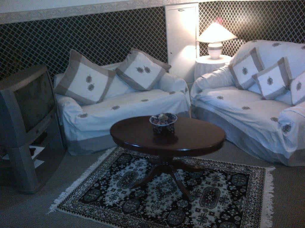 Bed and Breakfast Wychwood House Penally Exterior foto
